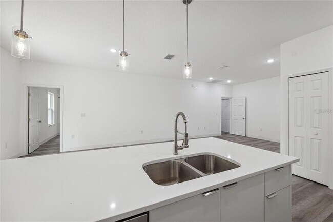 Building Photo - 6062 SW 154th Place Rd