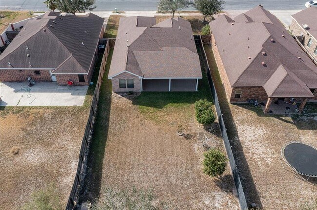 Building Photo - 18 Pedernal St