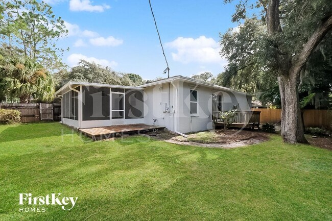 Building Photo - 2210 Boxwood Way