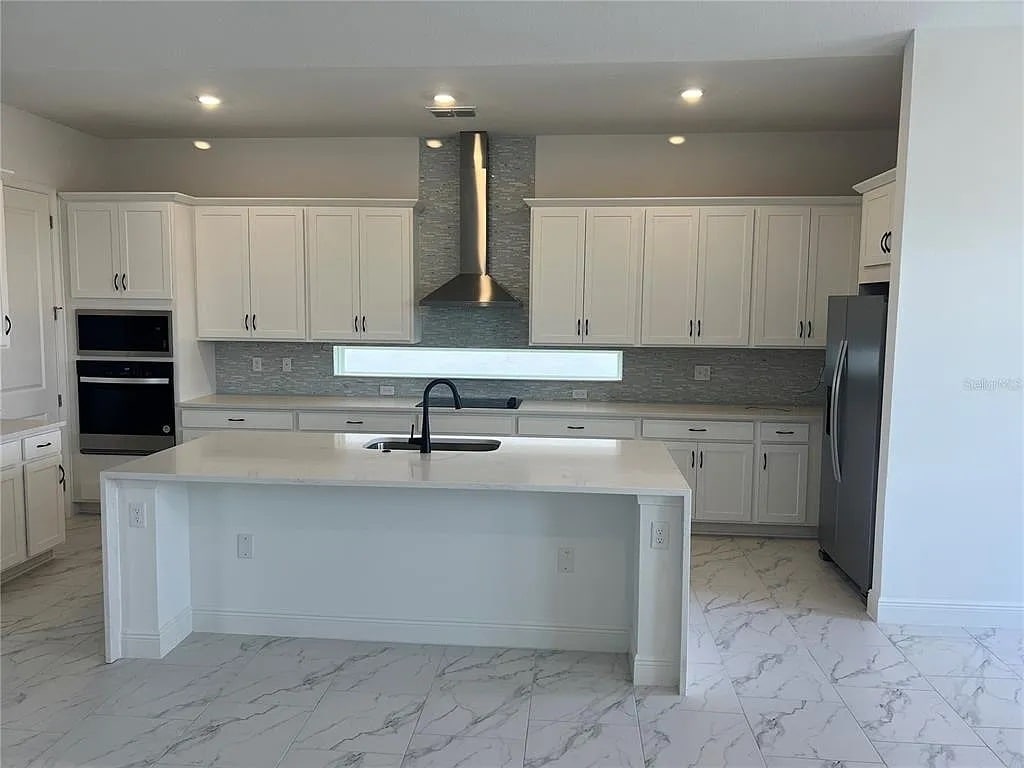 Building Photo - 10171 Pearson Ave