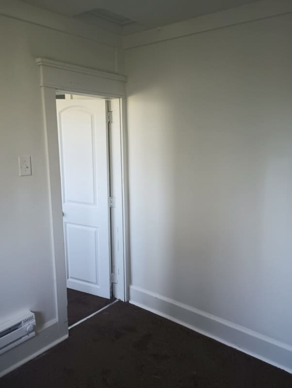 Building Photo - 1319 W Kilgore Ave