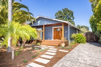 Building Photo - Beautifully Remodeled 4 Bed, 3 Bath Home w...