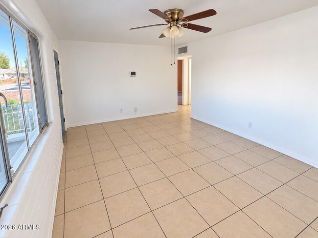 Building Photo - 11400 N 112th Dr