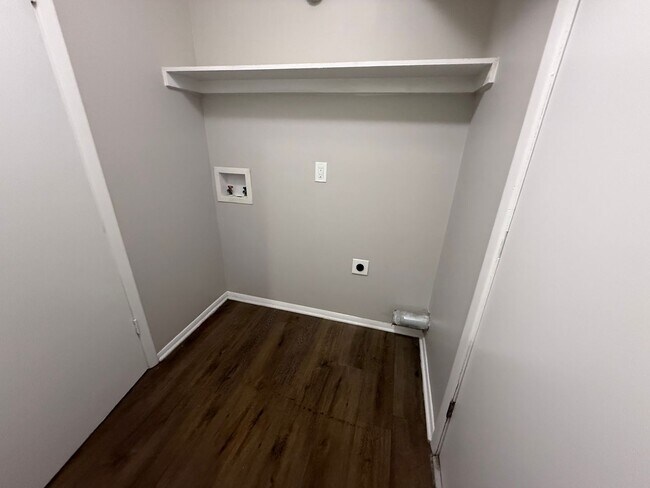 Building Photo - 32 Del Tara Dr