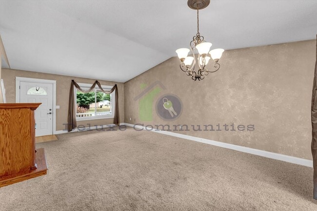Building Photo - Beautiful Spacious 4 Bedroom Kentwood Home