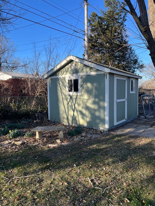 Building Photo - Nice 3 Bedroom House!