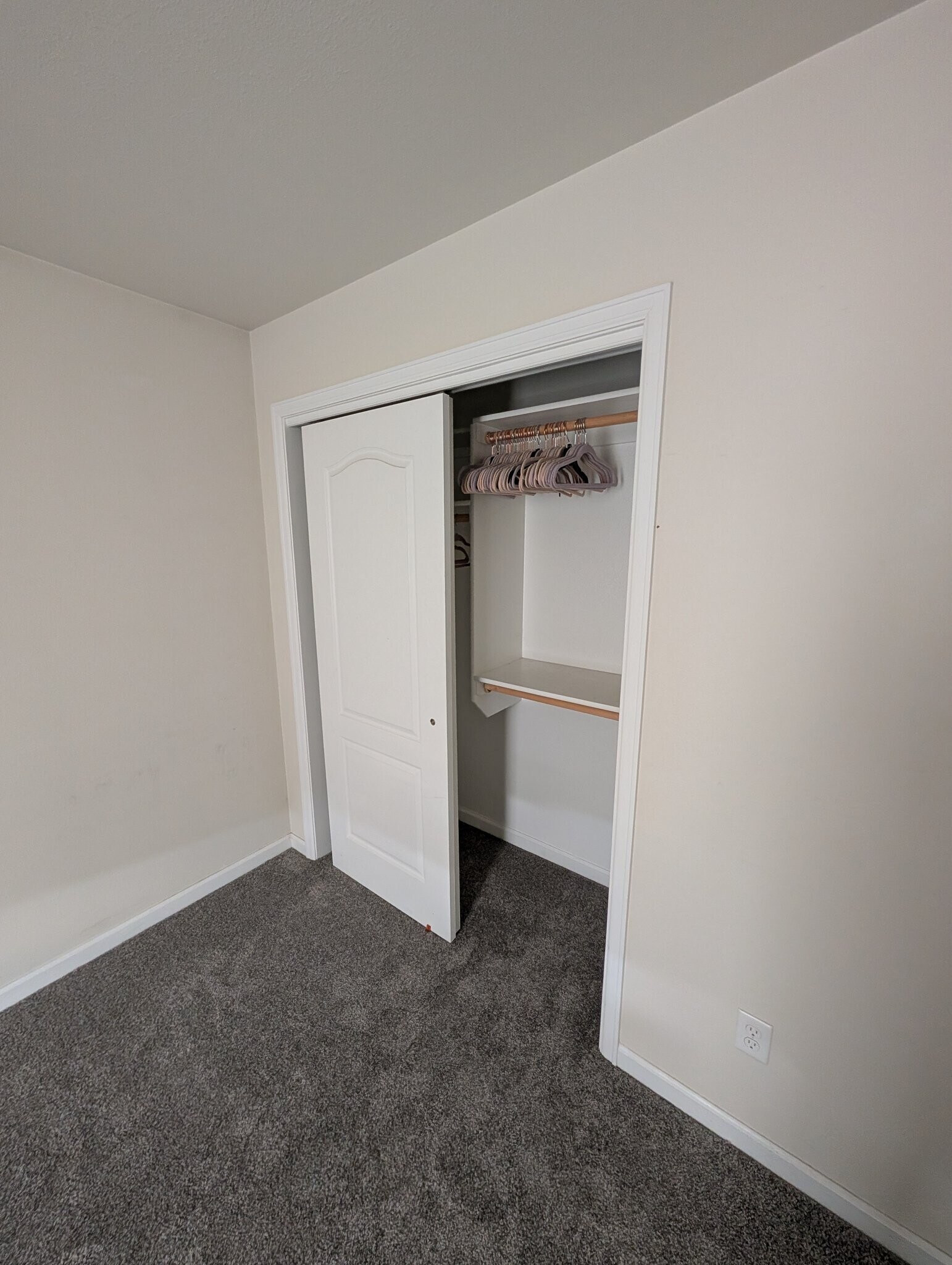Building Photo - 3164 1/2 Glendam Drive