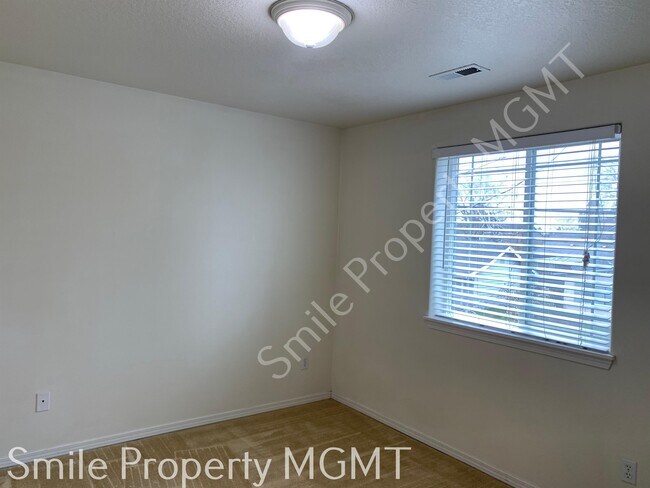 Building Photo - 4614 SE 86th Ct
