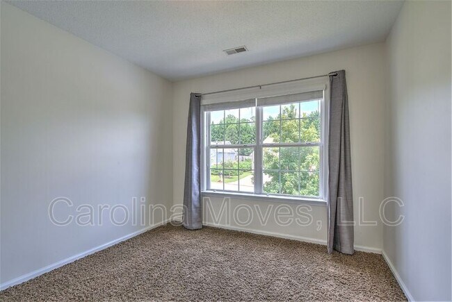 Building Photo - 140 Rounded Wing Dr