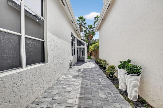 Building Photo - 6668 NW 25th Terrace