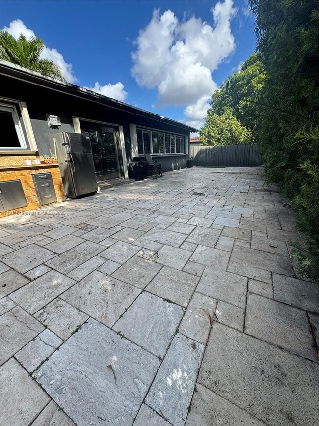 Building Photo - 6905 SW 148th Ct