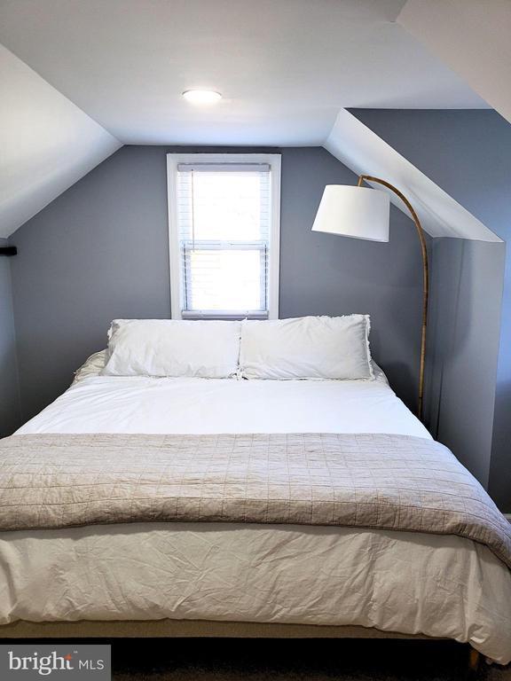 Building Photo - 200 Mohican Dr