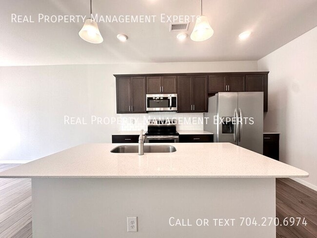 Building Photo - 58 Woodsdale Pl SE