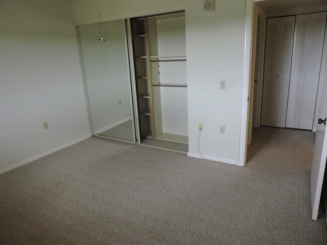 Building Photo - 701 Seafarer Cir