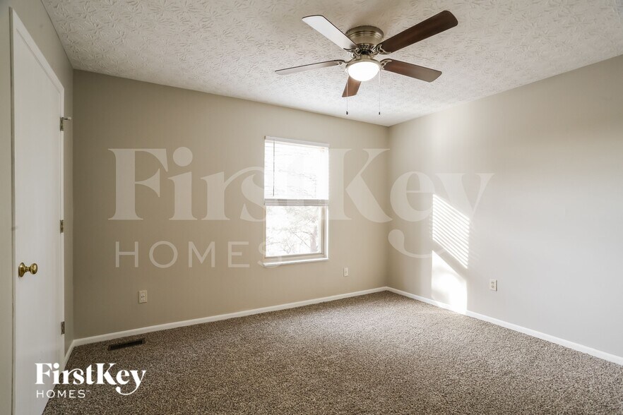 Building Photo - 3657 Lake Lanier Dr