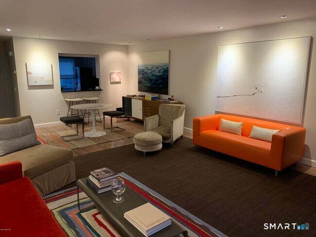 Building Photo - 213 River Rd Ext