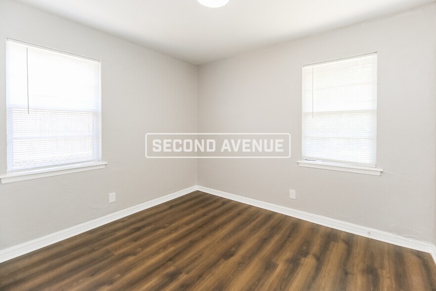 Building Photo - 320 NW 84th St