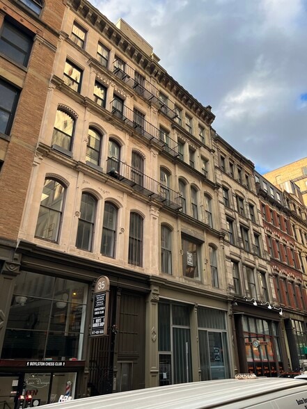 Building Photo - 33 Kingston St