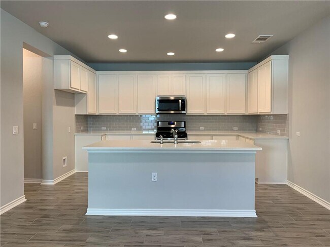 Building Photo - 1317 Ambler Dr