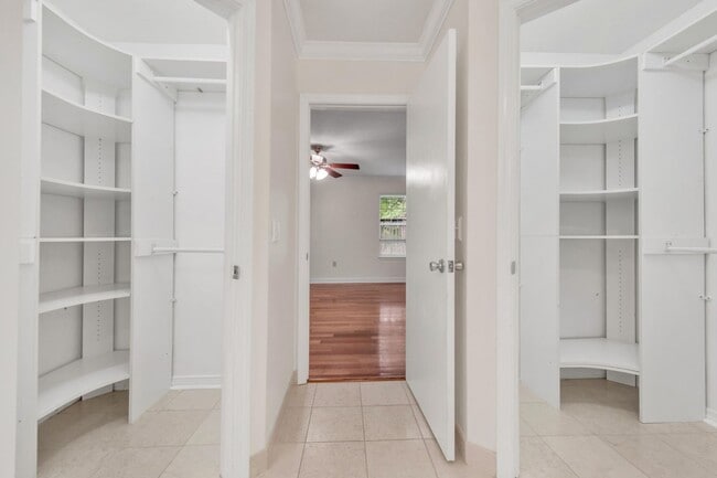 Building Photo - Beautiful 3-Bedroom Home with Downstairs Primary Suite in Foxwood Estates!