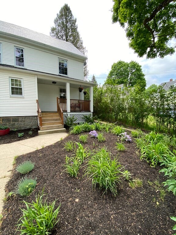 Building Photo - 12 Avon St