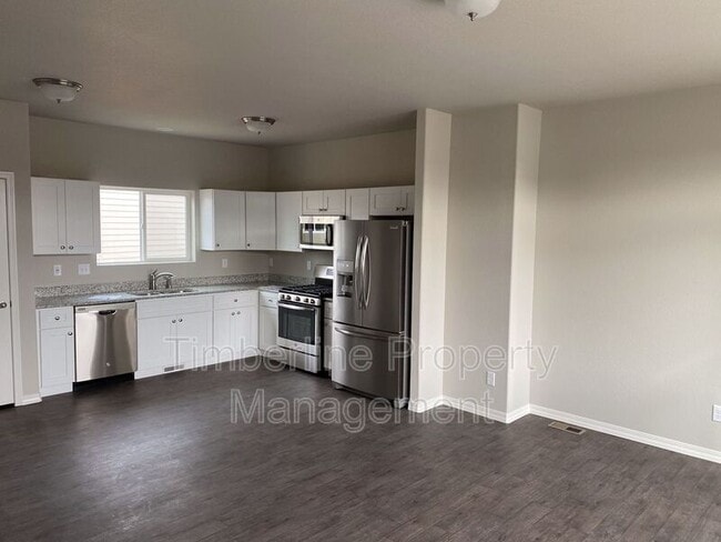 Building Photo - 874 Grissom Dr.