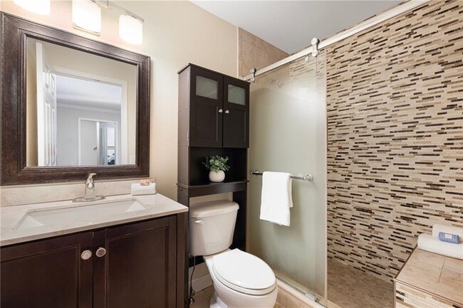 Building Photo - 231 Maple Ave