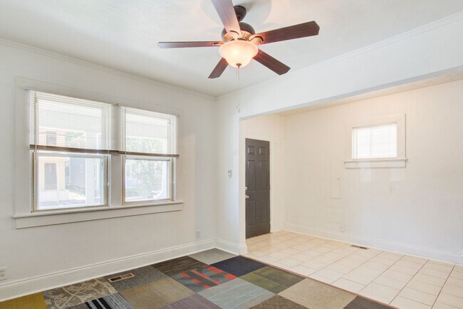 Building Photo - 6 Bed, 1.5 Bath Home in Granby School Dist...