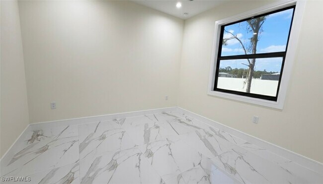 Building Photo - 1821 Desoto Blvd N