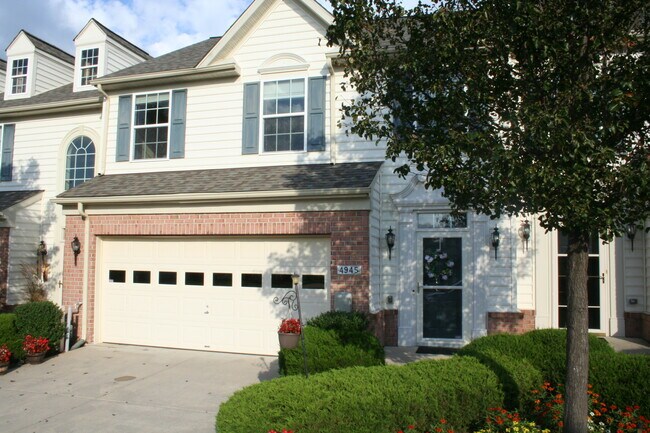 Primary Photo - 4945 Decker Way