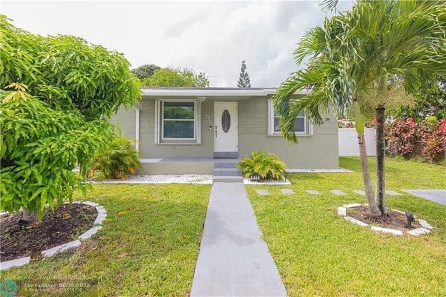 Primary Photo - 6464 McClellan St