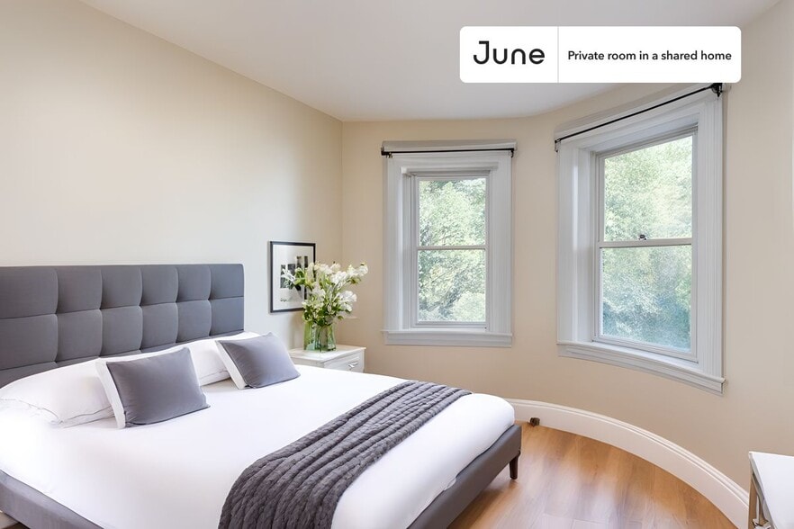 Primary Photo - Room in Shared 5 bed/2 bath home