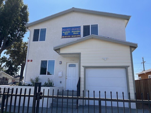 Building Photo - 154 E 99th St