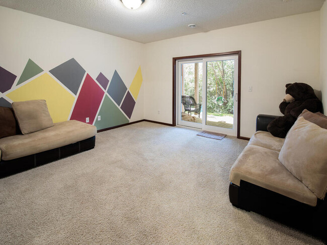 Building Photo - 501 Stonewood Ln