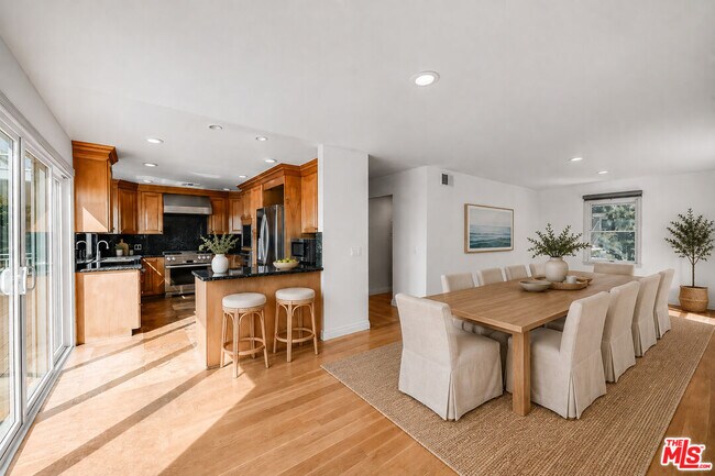 Building Photo - 6457 Surfside Way