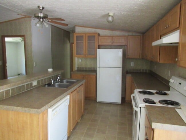 Building Photo - 406 Crystal Dr