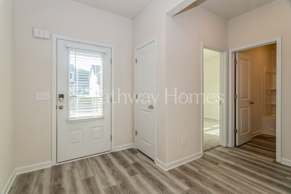 Building Photo - 630 Mackenzie Cv