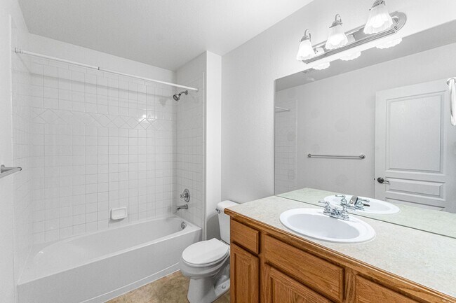 Building Photo - Gorgeous 3-Bed, 2.5-Bath Home With Great A...