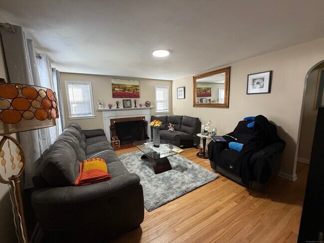 Building Photo - 128 Harlan St