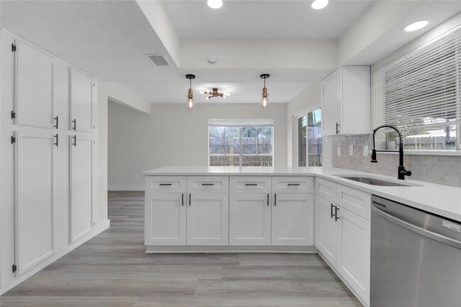 Building Photo - 18010 Santolina Ln