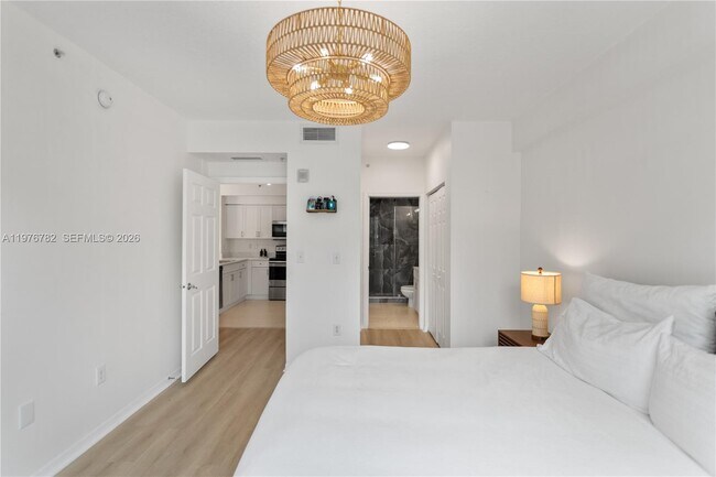 Building Photo - 6851 SW 44th St