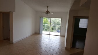 Building Photo - 5025 Wiles Rd