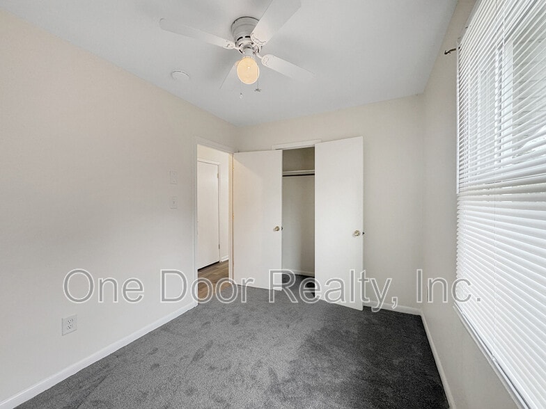 Building Photo - 105 Walker Dr