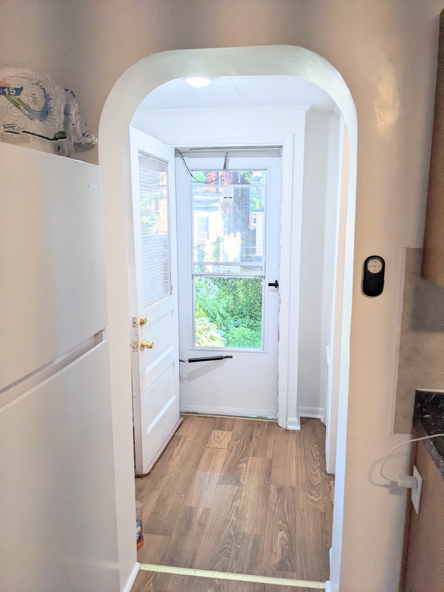 Building Photo - 612 E Morton St