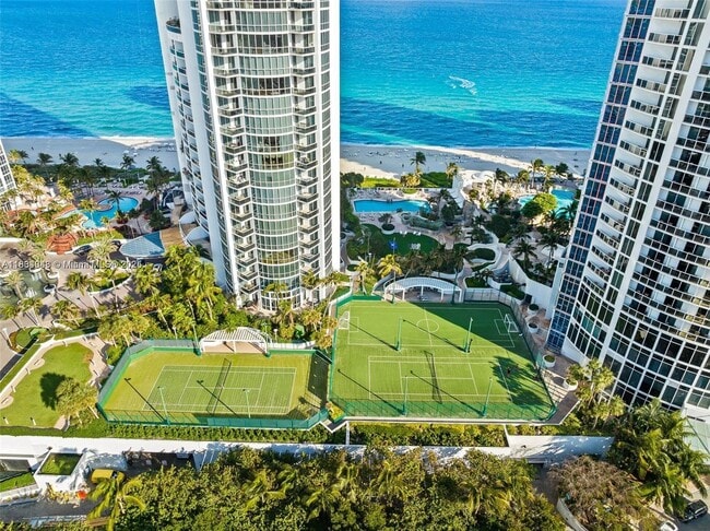 Building Photo - 18101 Collins Ave