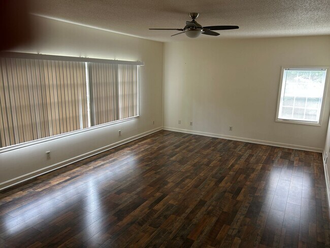 Building Photo - 109 Cedar Trails Ct