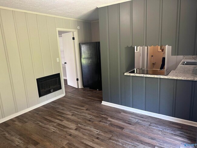 Building Photo - 407 Pecan Ave