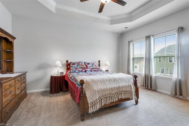 Building Photo - 3 bedroom/ 2 full bathroom and 1 half bathroom -Villages at Candle Station