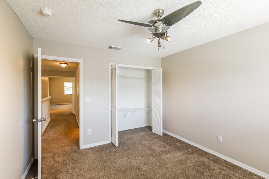 Building Photo - 333 SW 195th Ave