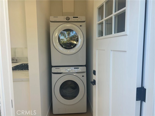 Building Photo - 11052 Emelita St